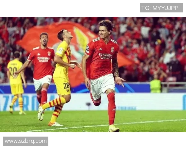 努涅斯在赛场上的精彩表现引发热议球迷对其未来发展充满期待与关注