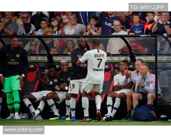 甘冈与巴黎比赛后数据分析揭示双方表现差异与战术调整