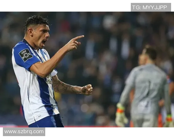 波尔图与药厂的激烈对决揭示足球战术的博弈与魅力