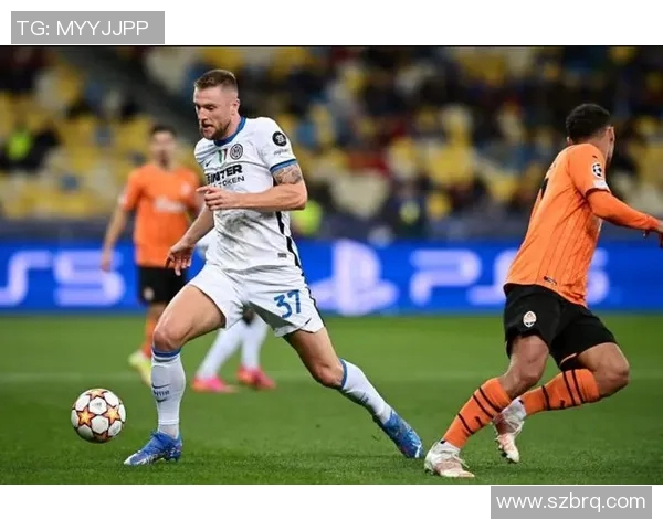 国米与顿矿工激战正酣比分揭晓引发球迷热议 国米与顿矿工激战正酣比分揭晓引发球迷热议