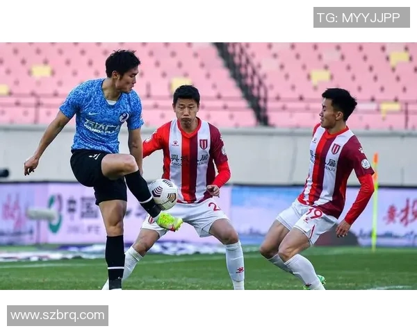 成都足球队区域防守创新探索与战术演变全景分析